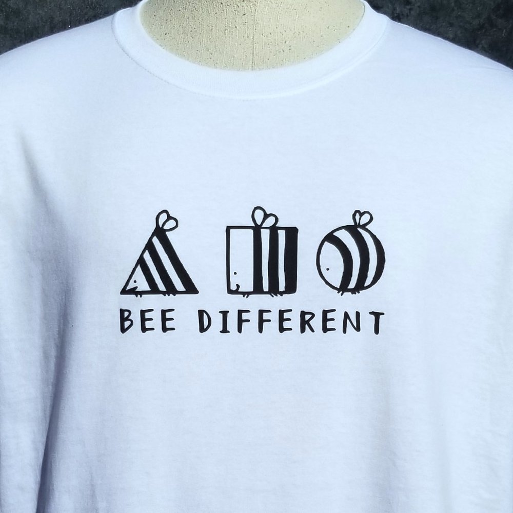 JAI_by_Design Graphic Tee - BEE DIFFERENT
